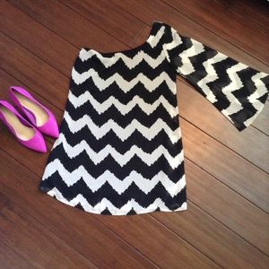 Black and White Chevron One-Shoulder Dress!
